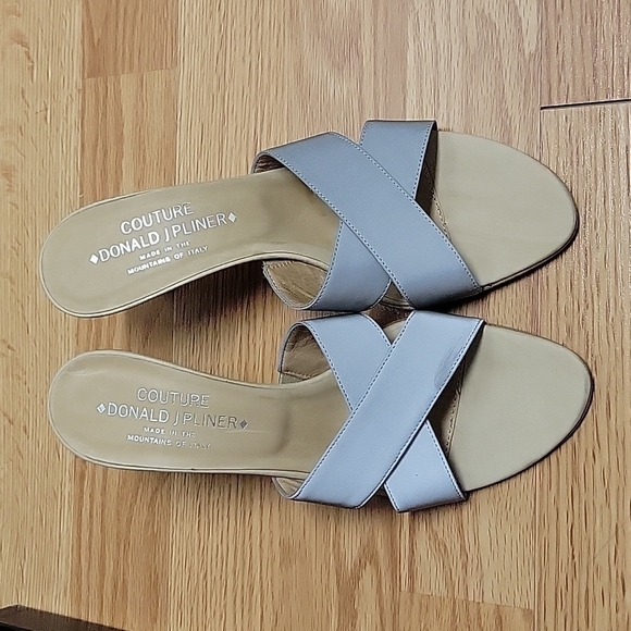 Donald J Pliner Couture Leather Slides Gray Heels Sandals Size 9 Women's - Picture 4 of 10